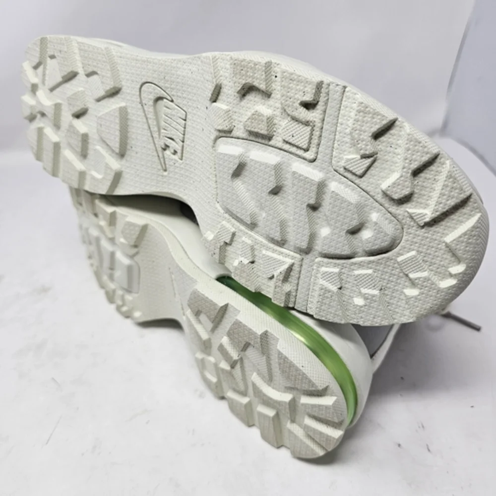 New Nike Air Max Goaterra 2.0 Big Kids All Weather Boot Size 7y DC9515-002 Gray.